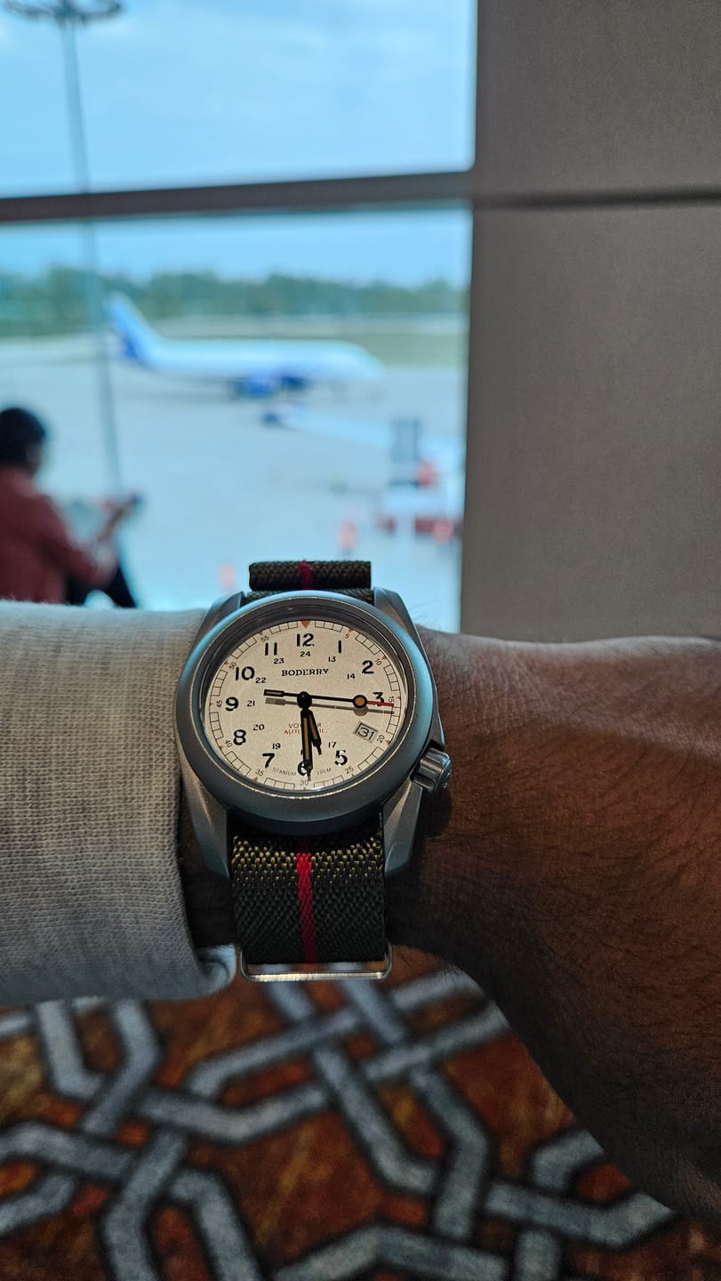 Customer photo review of VOYAGER - 100M Waterproof Titanium Automatic Field Watch | White
