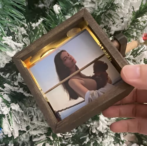 Customer photo review of Cubo di ricordi personalizzato