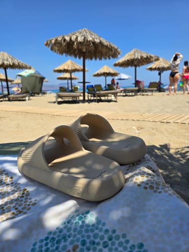 Customer photo review of HappyFlops