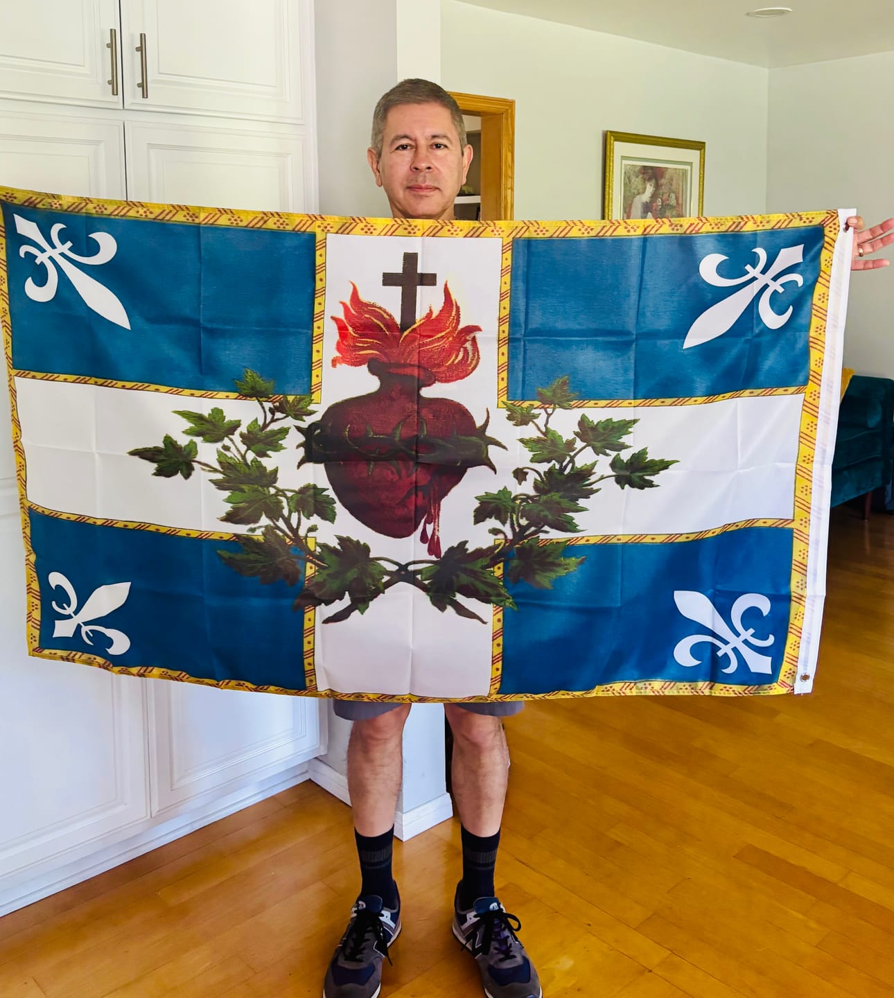 Customer photo review of New Sizes! Flag of the Sacred Heart – Indoor/outdoor Flag – Polyester – 6 Sizes