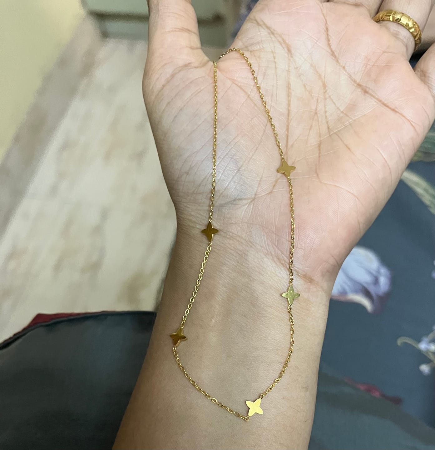 Customer photo review of Dainty clover flower necklace