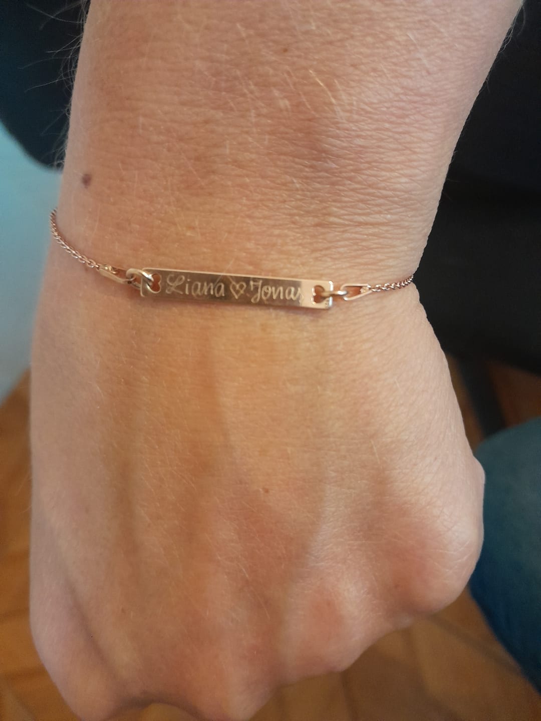 Customer photo review of Armband mit Gravur länglich