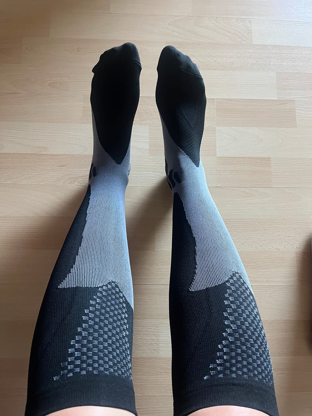 Customer photo review of VitalFlow™️ farbenfrohe Kompressionssocken