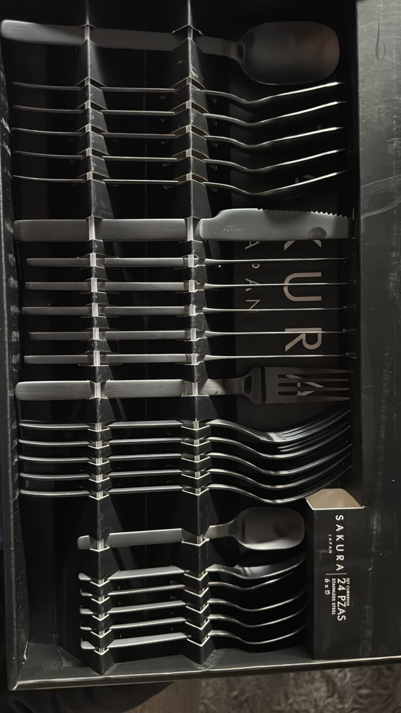 Customer photo review of Cubiertos Sakura Matt Black Stainless Steel X24 Pzas