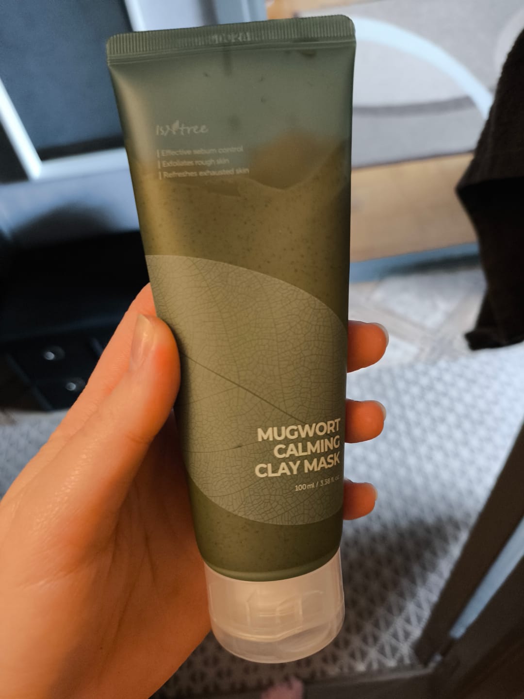 Customer photo review of Māla maska ar vībotnes ekstraktu problemātiskai ādai IsNtree Mugwort Calming Clay Mask