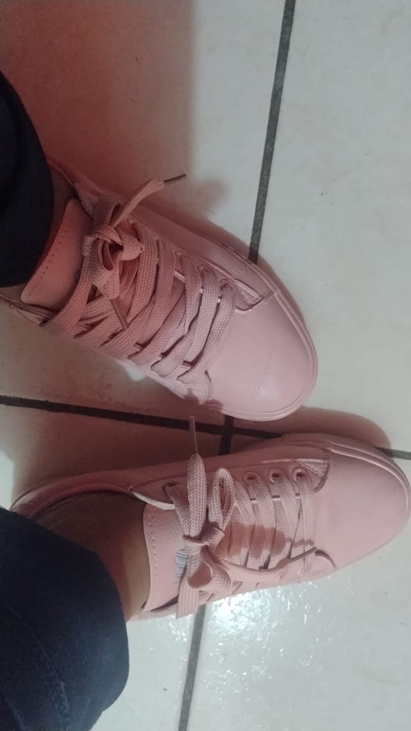 Customer photo review of Tenis Trinity Women