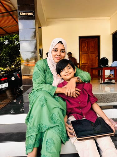 Customer photo review of Duaa Deep Green Modal Kurta Pant set