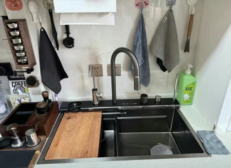 Customer photo review of Stainless steel waterfall kitchen sink, integrated faucet and multifunctional wash basin, factory high-end kitchen customization