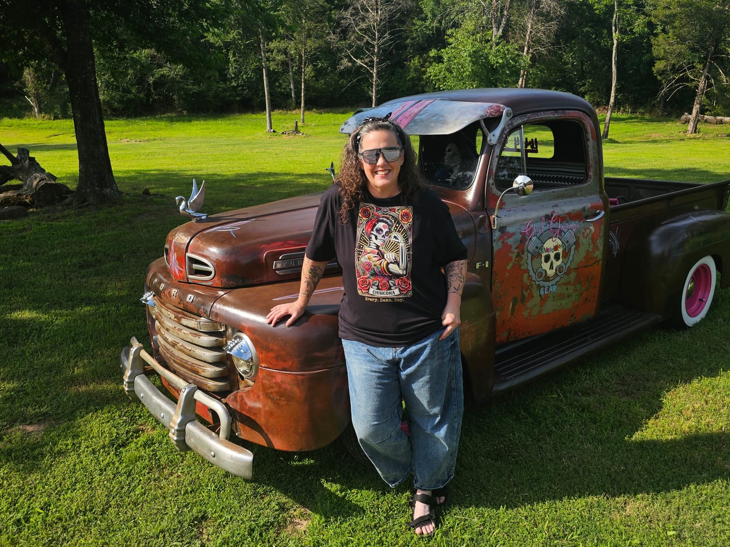 Customer photo review of Chingona Every Damn Day Loteria T-Shirt