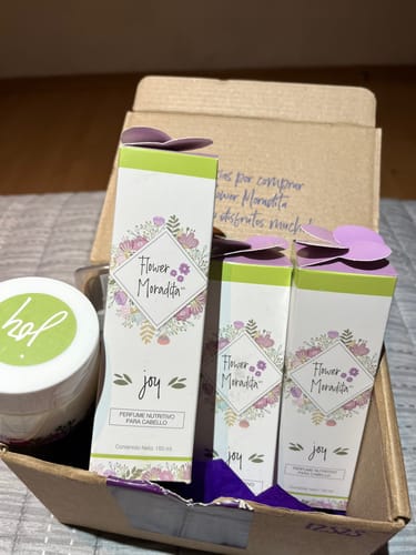 Customer photo review of Kit 3 Perfumes para cabello + Crema reestructurante para peinar 90 ml de REGALO