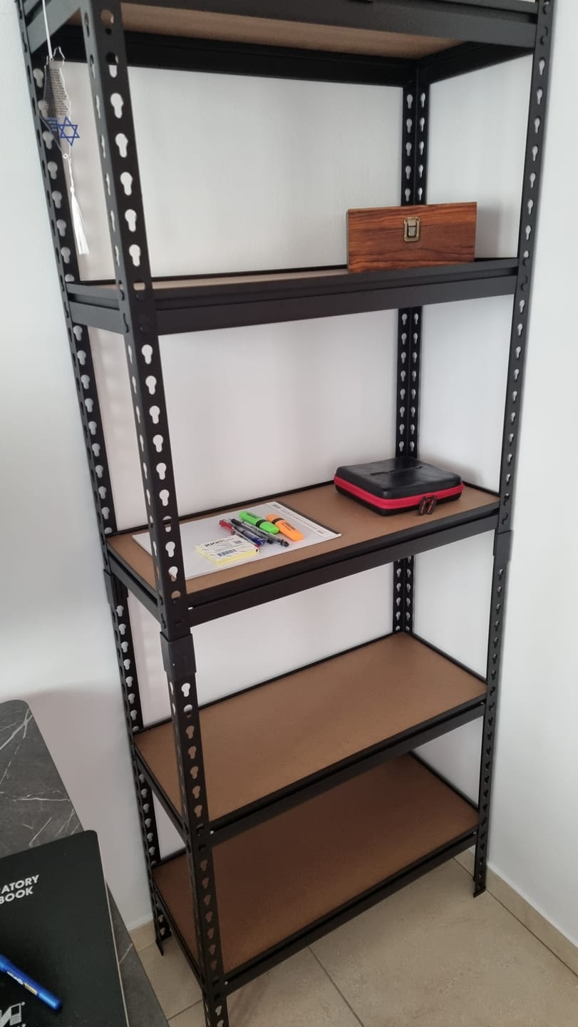 Customer photo review of כוננית מתכת פרמיום 5 מדפים מודולריים גובה 1.8 מטר