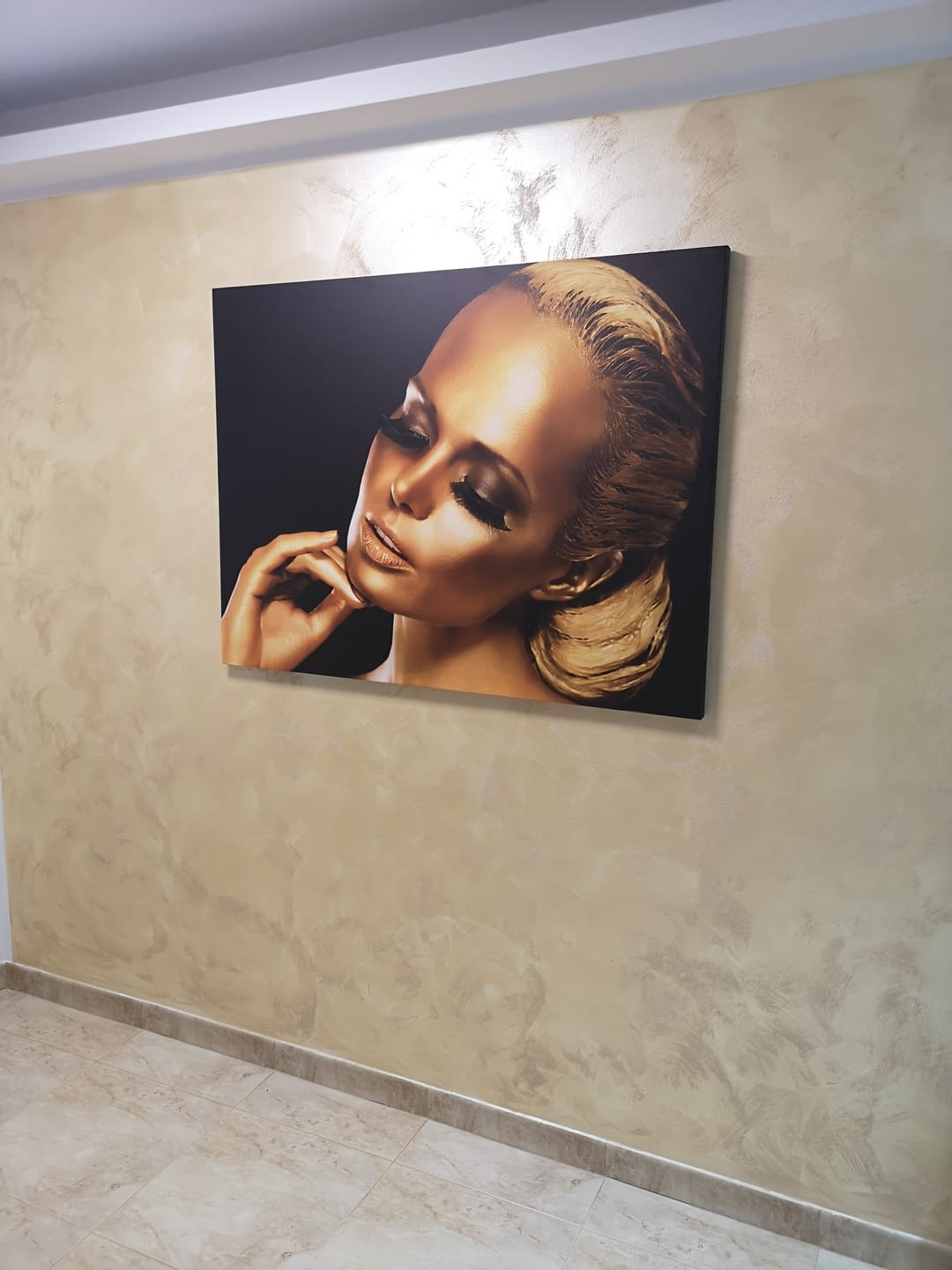 Customer photo review of Tablou canvas GOLDEN WOMAN