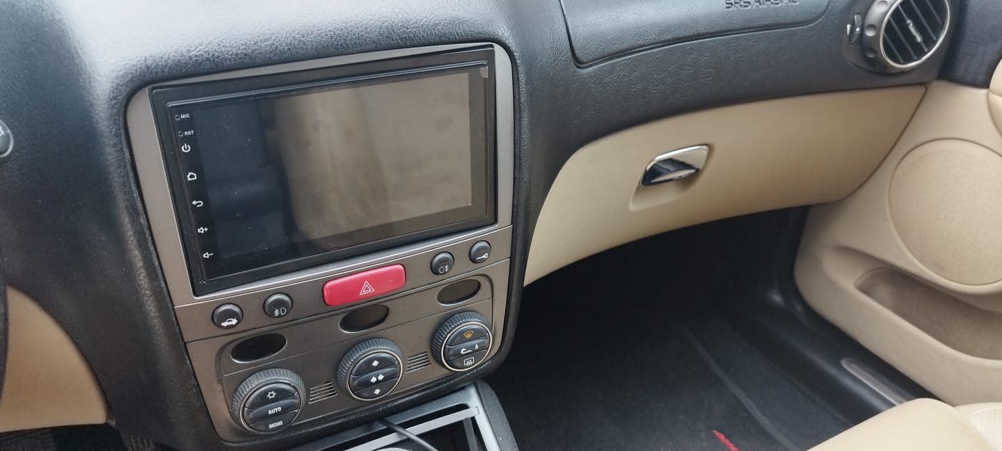 Customer photo review of Autoradio 2 Din Con Bluetooth GPS/WiFi/FM 7" Touch Screen CarPlay - Android Auto