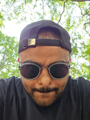 Customer photo review of Pilot | Grey Round Polarized Sunglasses | Black Lens - PMG6673