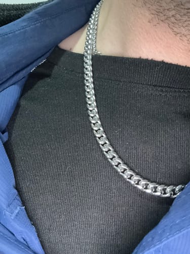 Reseña con foto de un cliente sobre Cadena Cuban Link 8mm