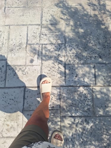 Customer photo review of HappyFlops