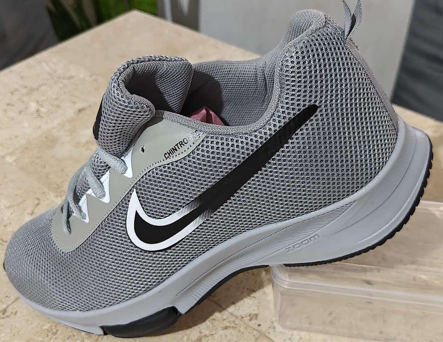 Customer photo review of Tenis 025 Plata Blanco Negro