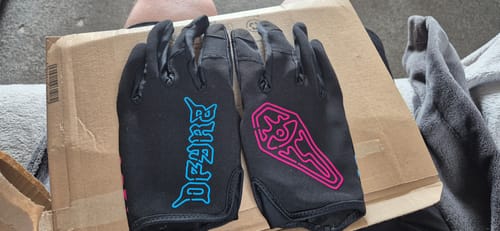 Customer photo review of Neon | Gravity Gloves