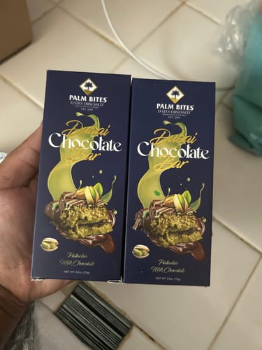 Customer photo review of Dubai Knafeh Pistachio Chocolate Bar
