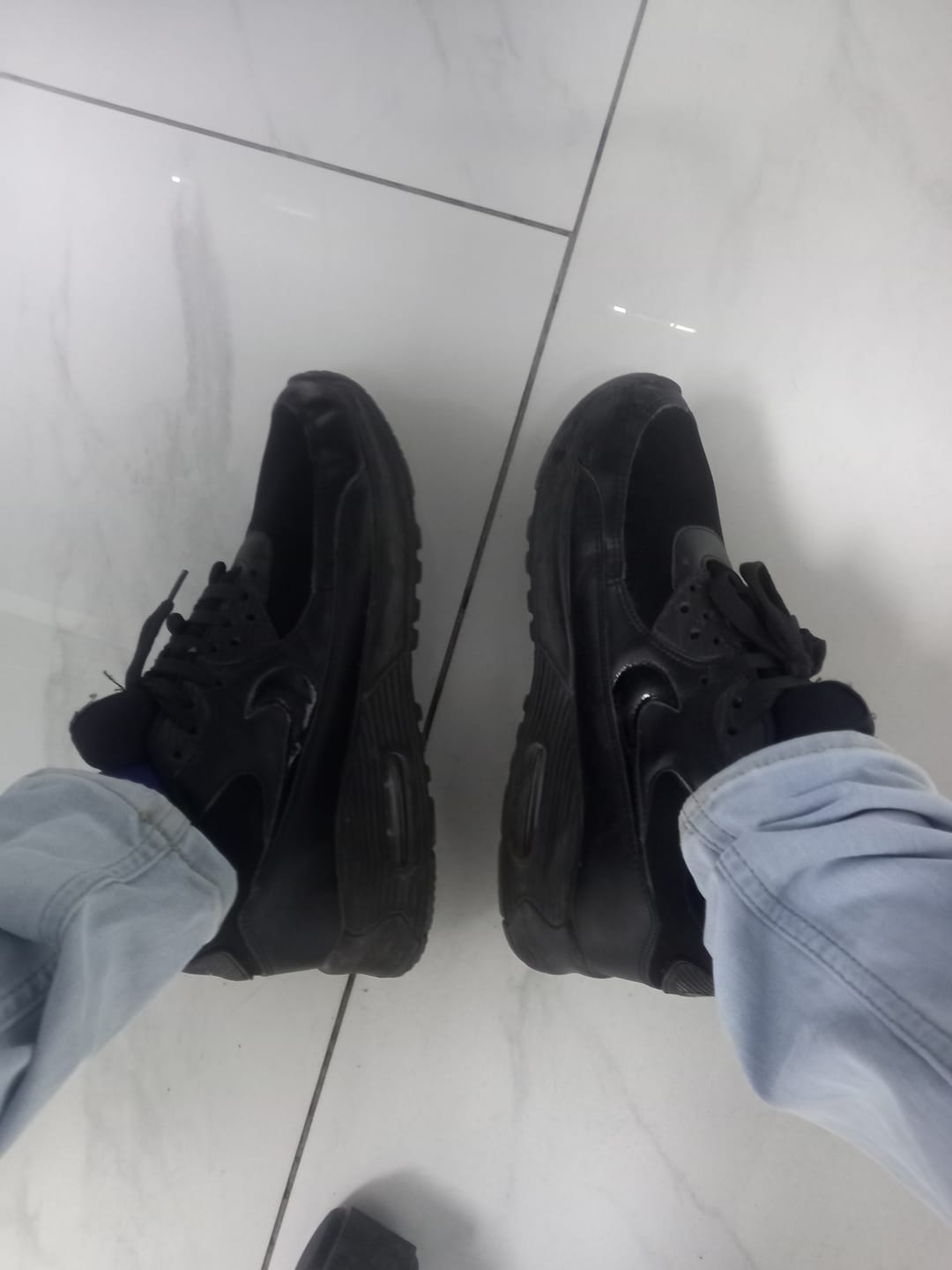 Customer photo review of Tenis Max 90 Negro Total