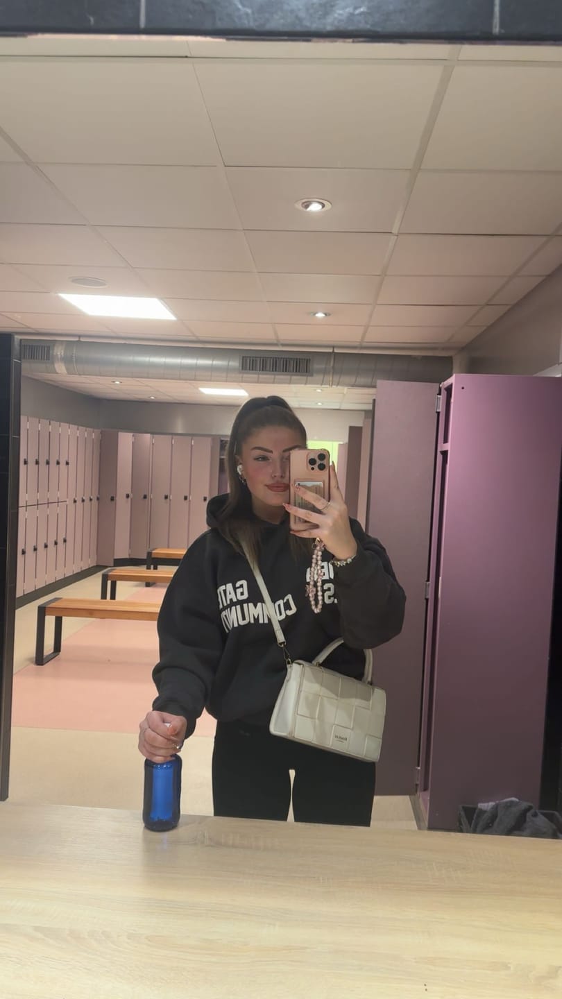 Customer photo review of GATED COMMUNITY HOODIE DARK GREY