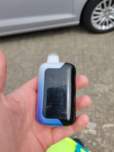 Customer photo review of SMOK Spaceman - SP40000 - 40000 Bouffées - 2% de nicotine - Puff Jetable / Vape Disposable