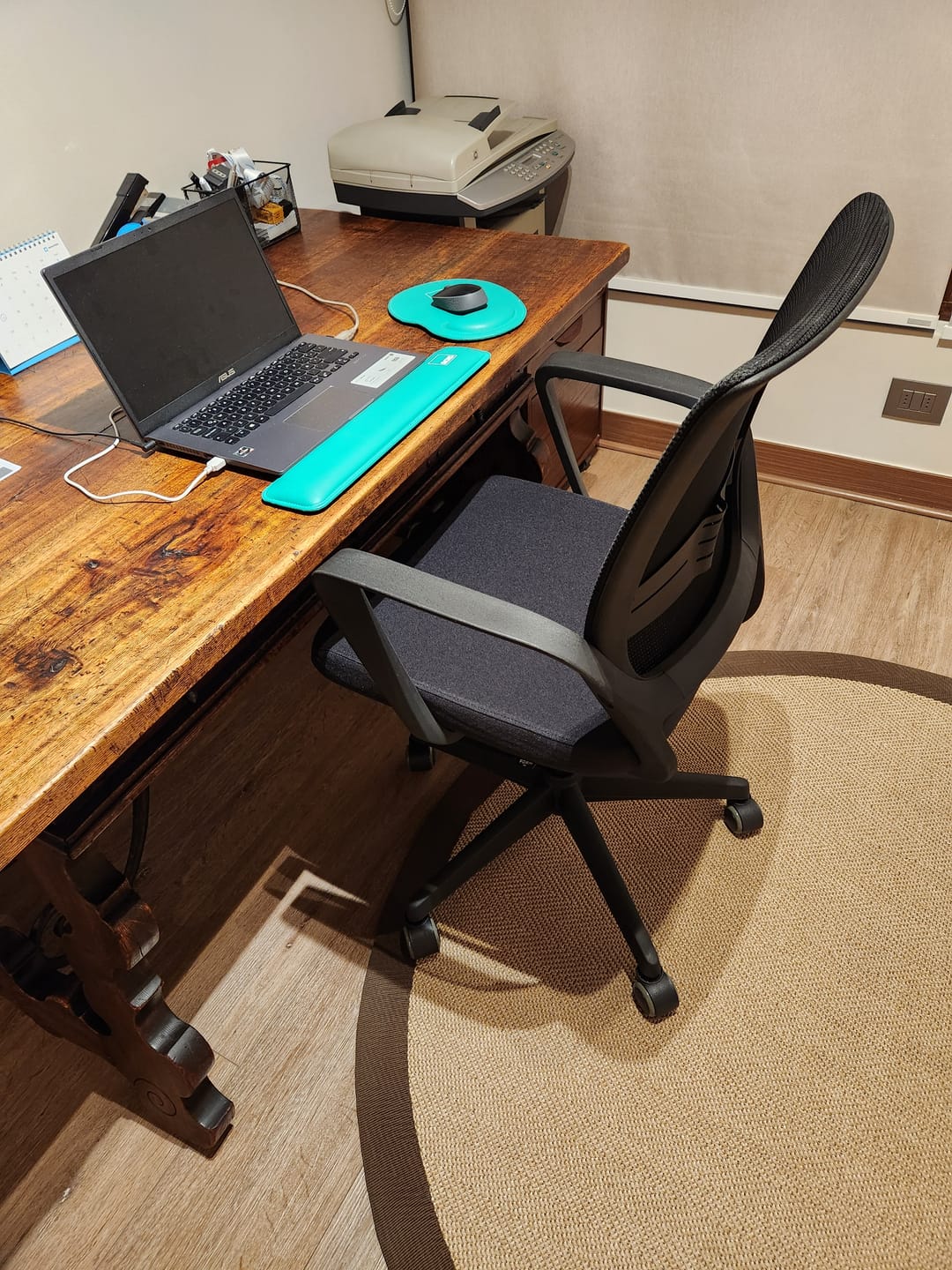 Customer photo review of Silla Oficina Job Base Nylon Negro