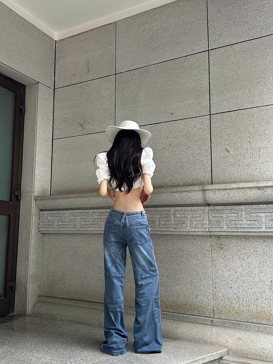 Customer photo review of Rase le sol Lace-Trimmed Puff Sleeve Crop Top