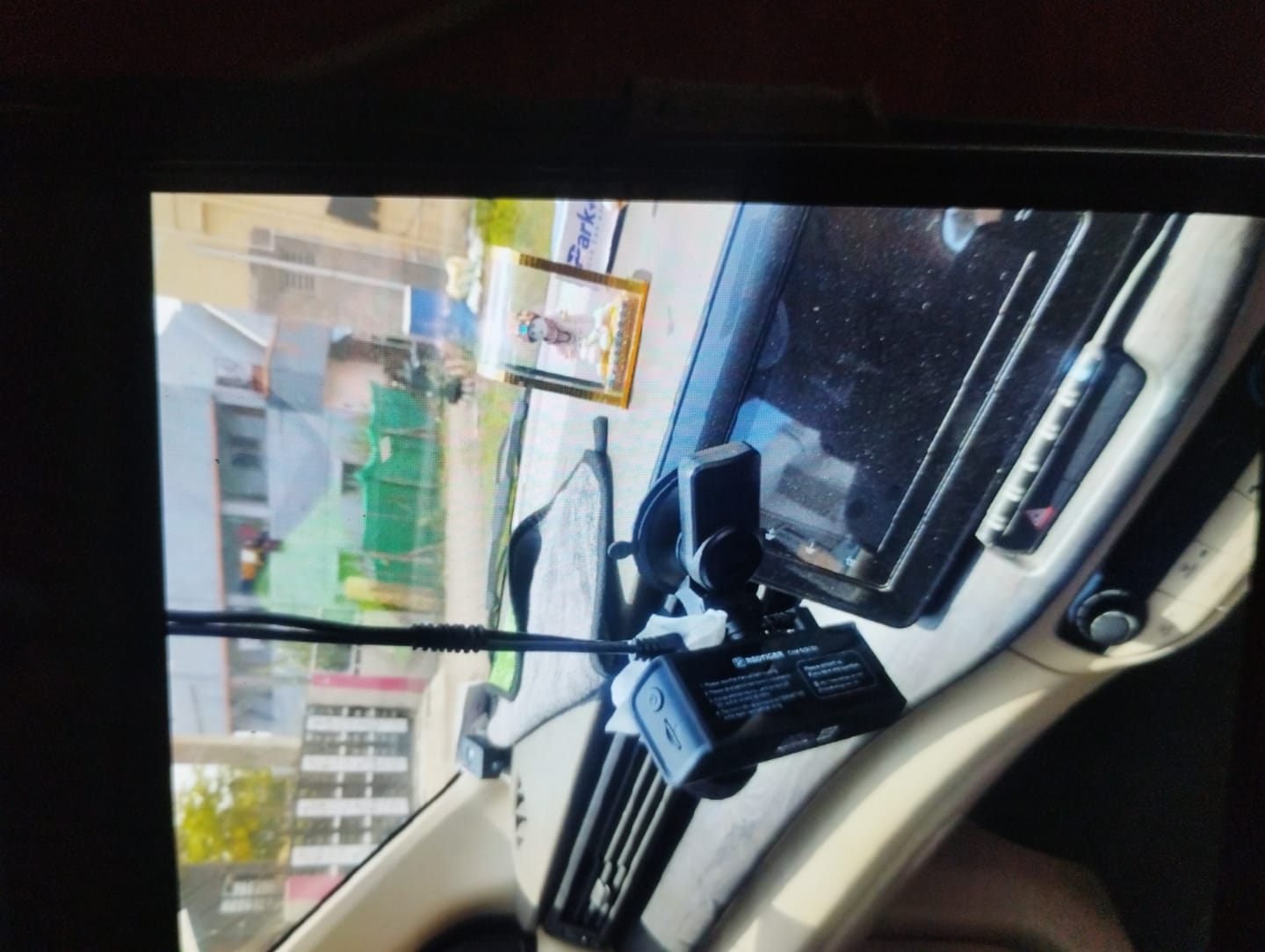 Customer photo review of Redtiger F7NT Touch Screen 4K Dual Dash Cam