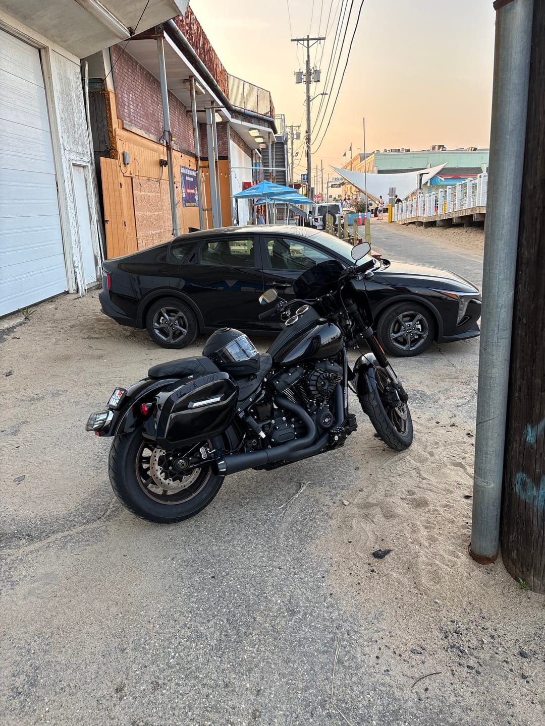 Customer photo review of 32L - Darkin Large Quick Mount Painted Hard Saddlebags for Harley Softail Low Rider S FXLRS