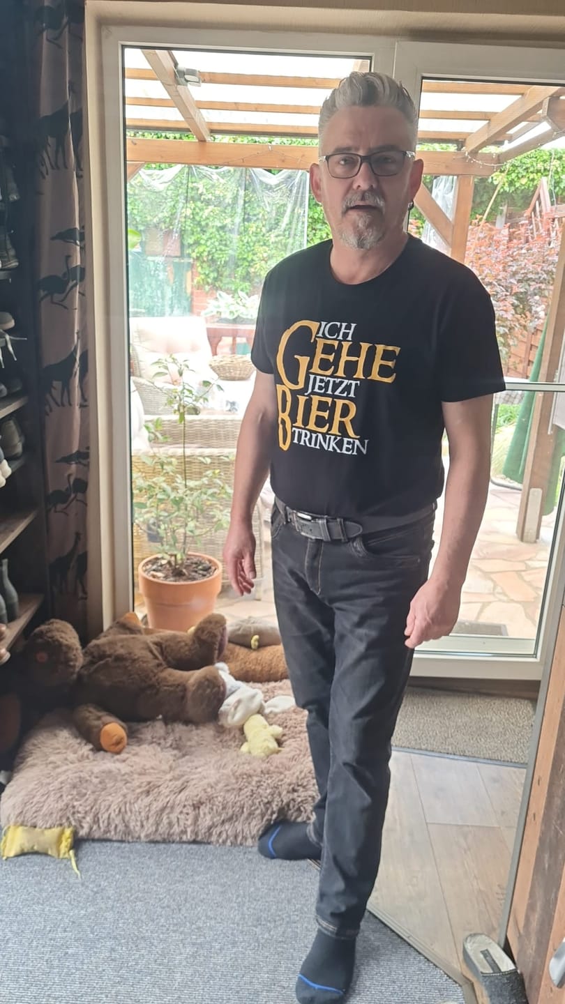 Customer photo review of ICH GEHE JETZT BIER TRINKEN Beidseitig | Premium Shirt Unisex