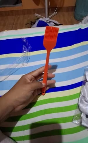 Customer photo review of 5pcs Premium Silicone Kitchen Brush Set