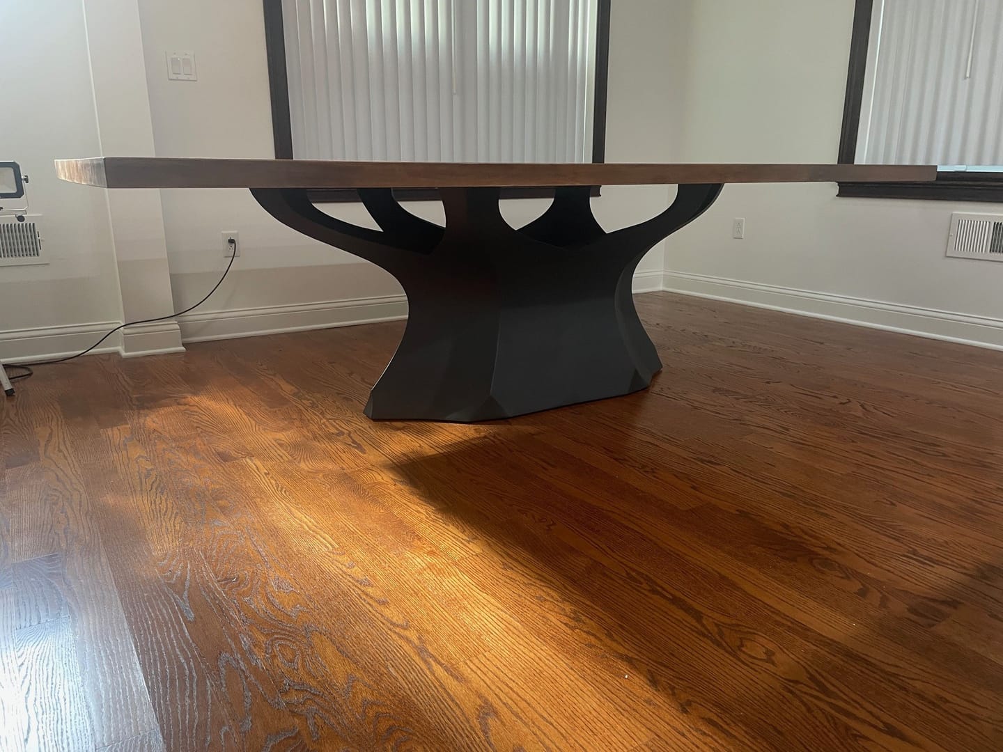 Customer photo review of Table Base 303 Namu 28H for Dining Table Tops