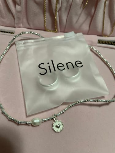 Customer photo review of Collar de corazón mostacillas y una perla