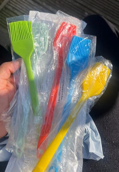 Customer photo review of 5pcs Premium Silicone Kitchen Brush Set