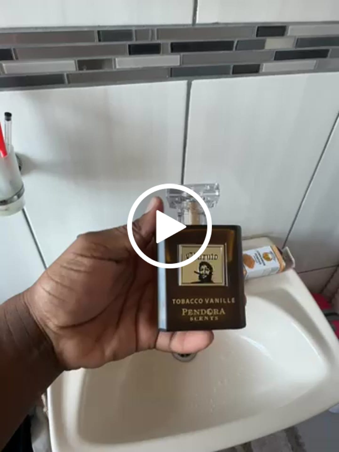 Customer video review of Charuto Tobacco Vannile 100ml