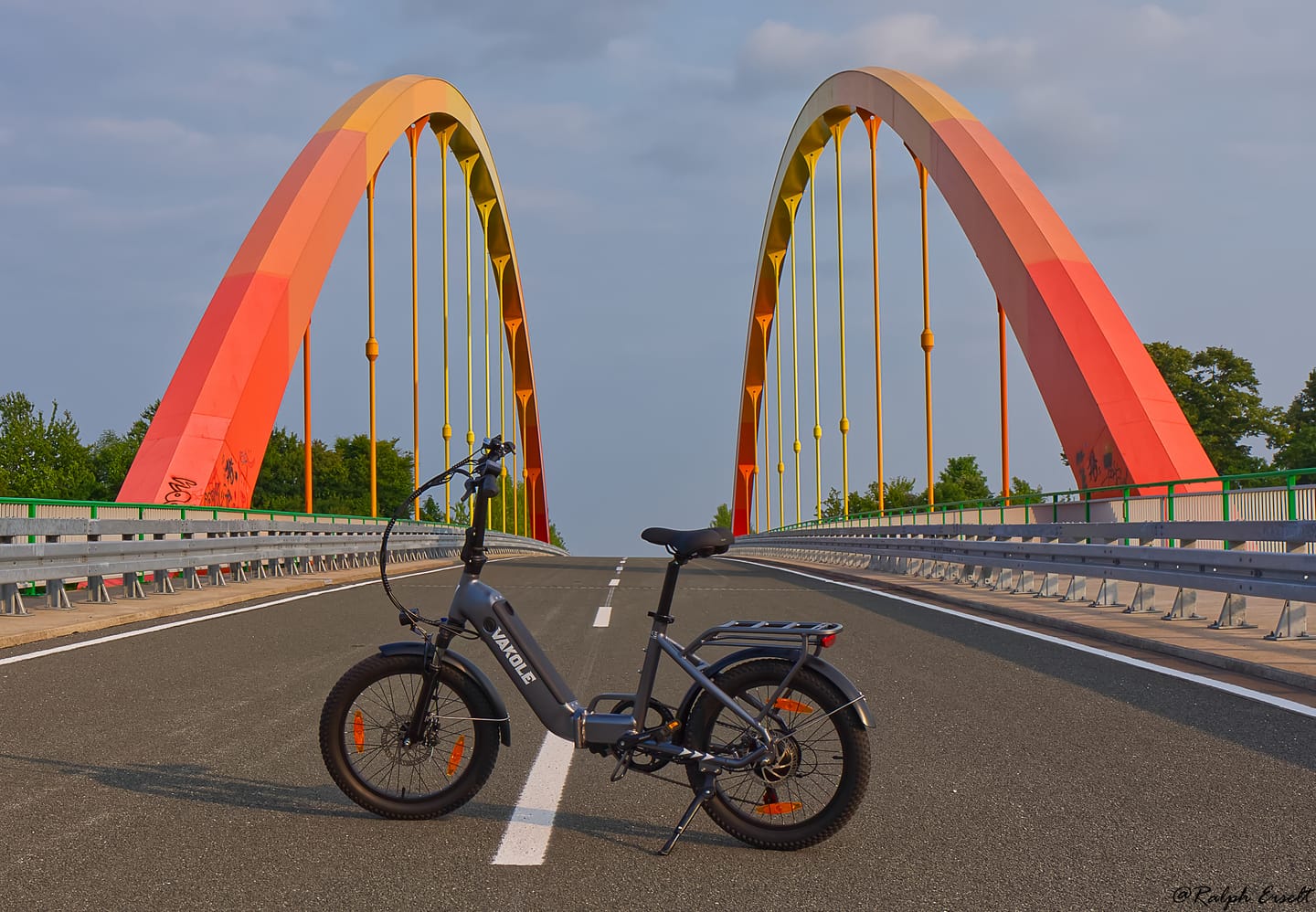 Customer photo review of Vakole VT4 2025 Version 250W 20" Foldable Electric Bike 468Wh Compact Step-through E-bike 36V 13Ah Battery