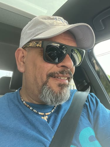 Customer photo review of Mis Raíces Black