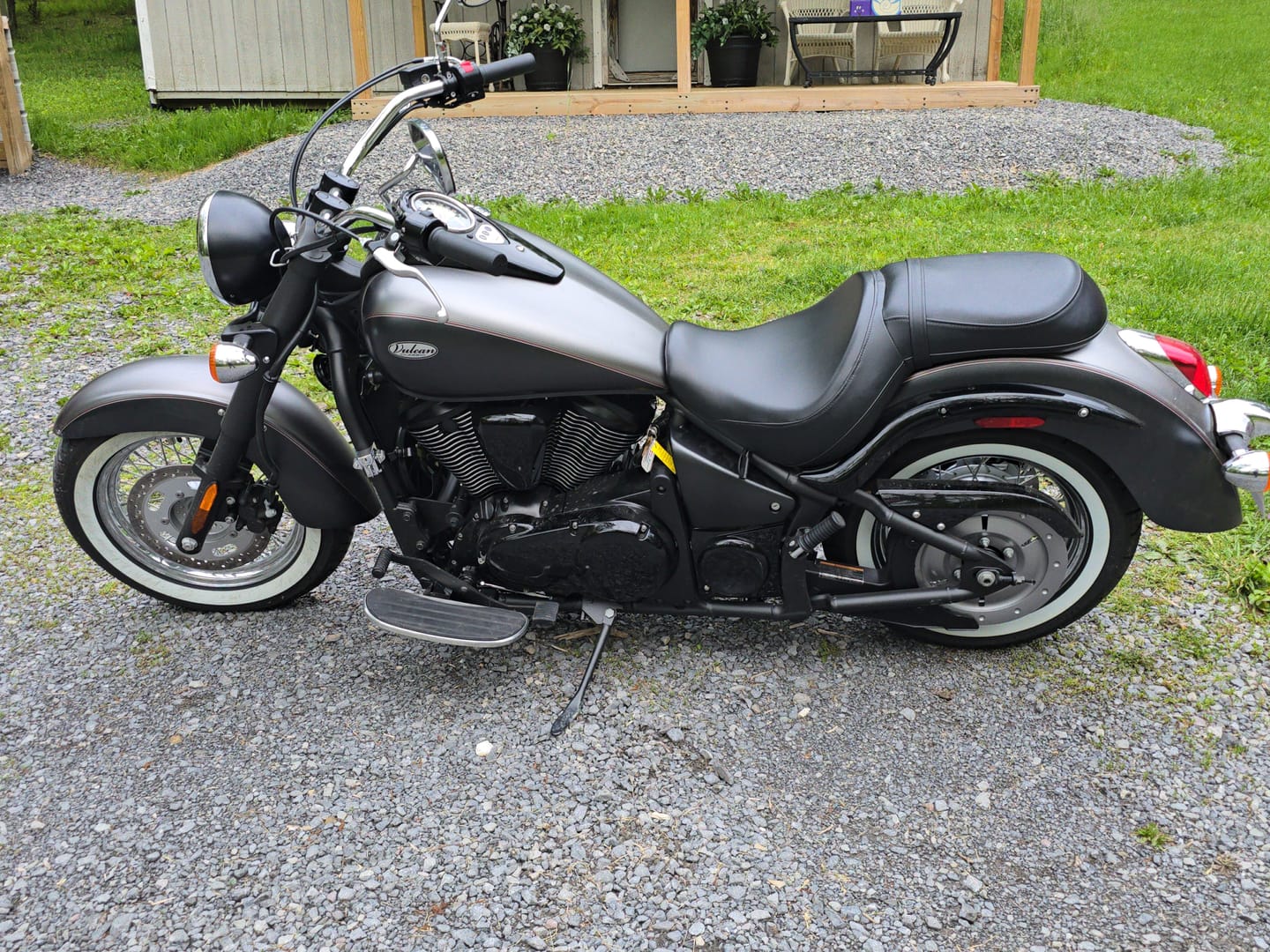 Customer photo review of Iron Born Blade 25" Sissy Bar with Foldable Luggage Rack for Kawasaki Vulcan 900 Classic, VN900 Matte Black