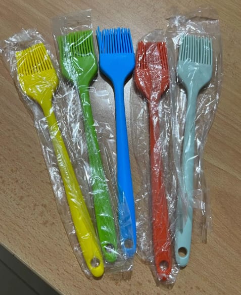 Customer photo review of 5pcs Premium Silicone Kitchen Brush Set