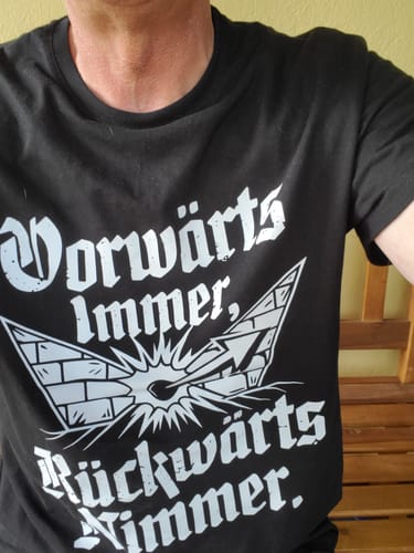 Customer photo review of Vorwärts immer, rückwärts nimmer. - Premium T-Shirt