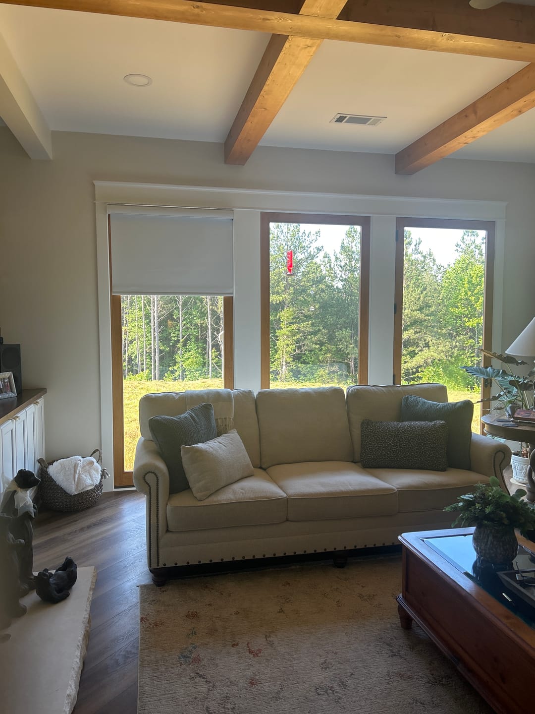 Customer photo review of SmartWings Motorized Roller Shades 100% Blackout Essential