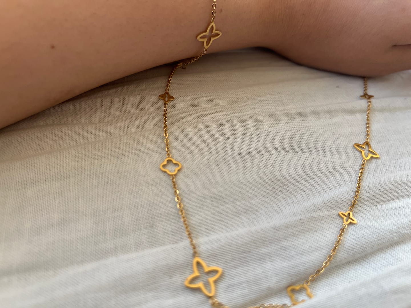 Customer photo review of Fancy Clover Kette | 18K vergoldet