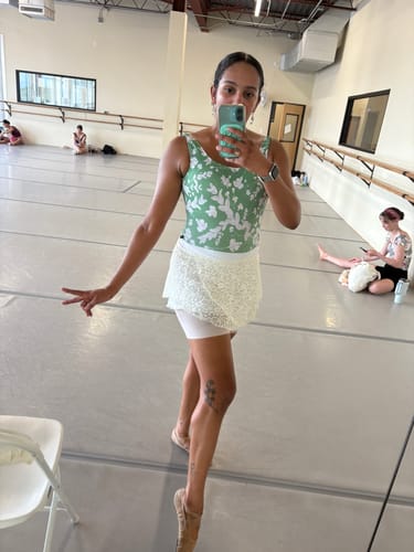 Customer photo review of APPLE CHRYSANTHEMUM CRESCENT