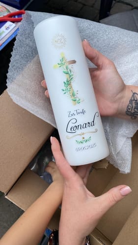 Customer photo review of Große Kerze "Goldenes Kreuz" - Taufkerze mit Name, Datum & Wunschtext