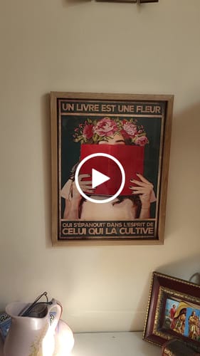 Customer video review of Un livre est une fleur qui s'épanouit dans l'esprit de celui qui la cultive