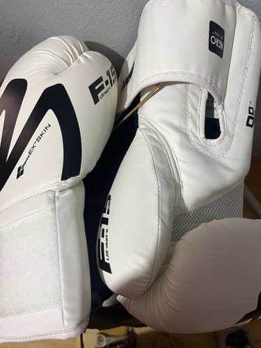 Customer photo review of Guantes de Boxeo Noir F15