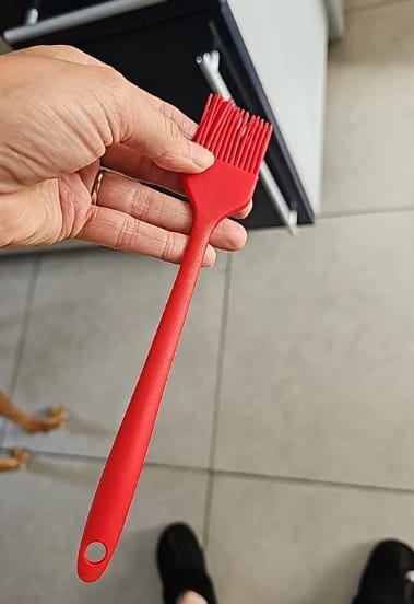Customer photo review of 5pcs Premium Silicone Kitchen Brush Set