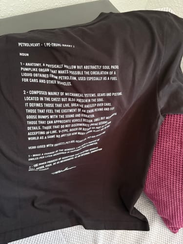 Customer photo review of NOUN