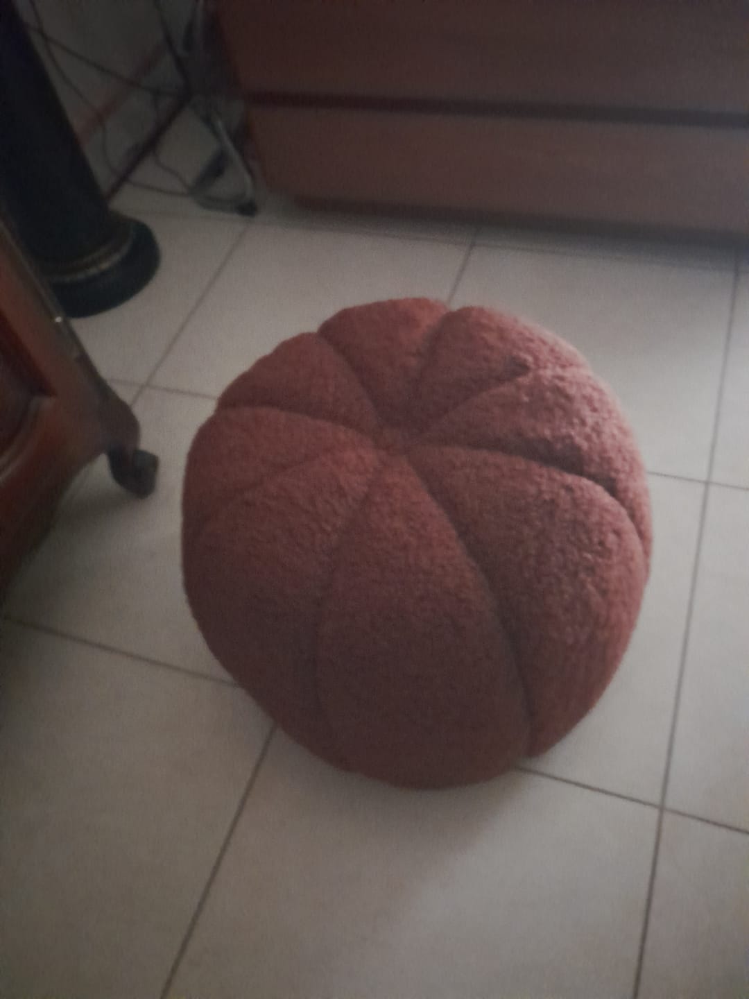 Customer photo review of FJORD - Pouf en bouclettes terracotta avec rayures
